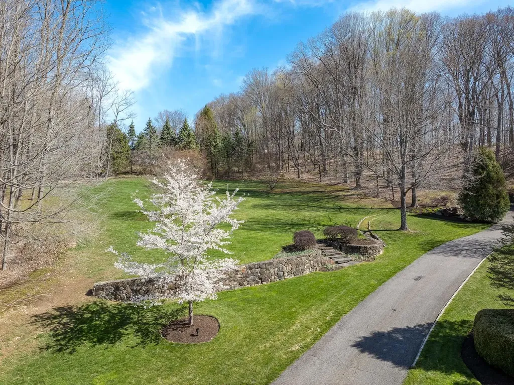 173-205 Old Post Road Bedford NY 10506