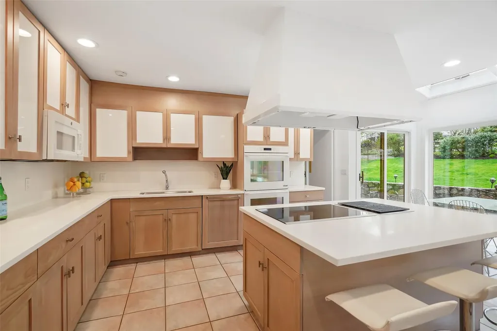 858 Fenimore Road Larchmont NY 10538