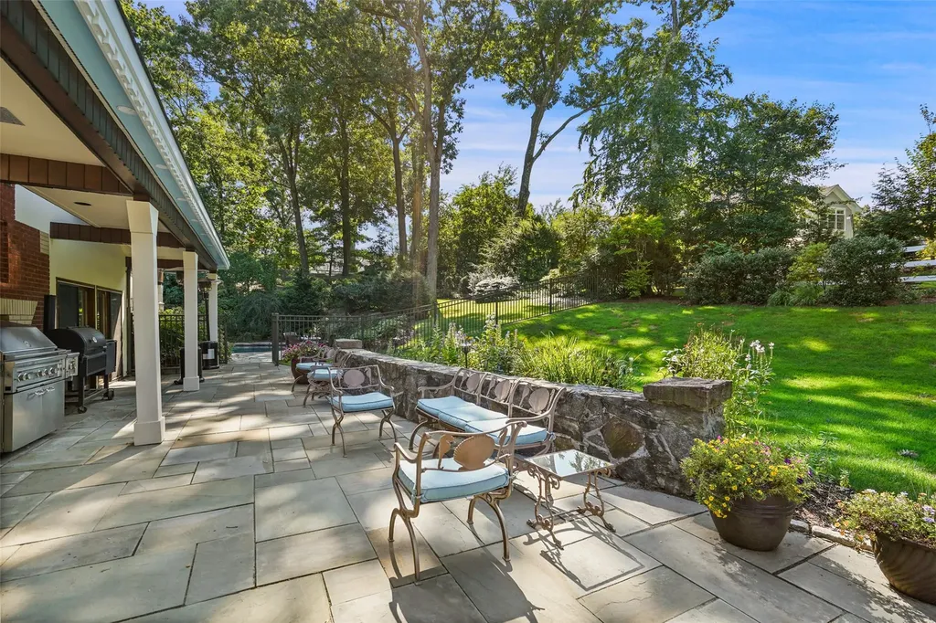 858 Fenimore Road Larchmont NY 10538