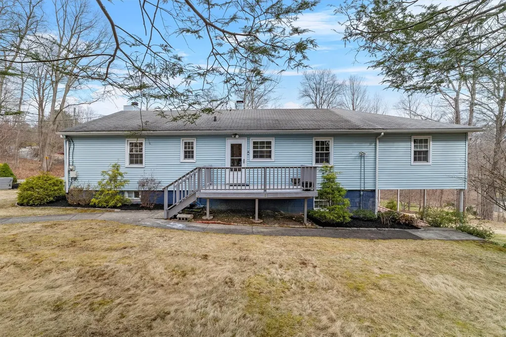 2870 Fox Hall Street Mohegan Lake NY 10547