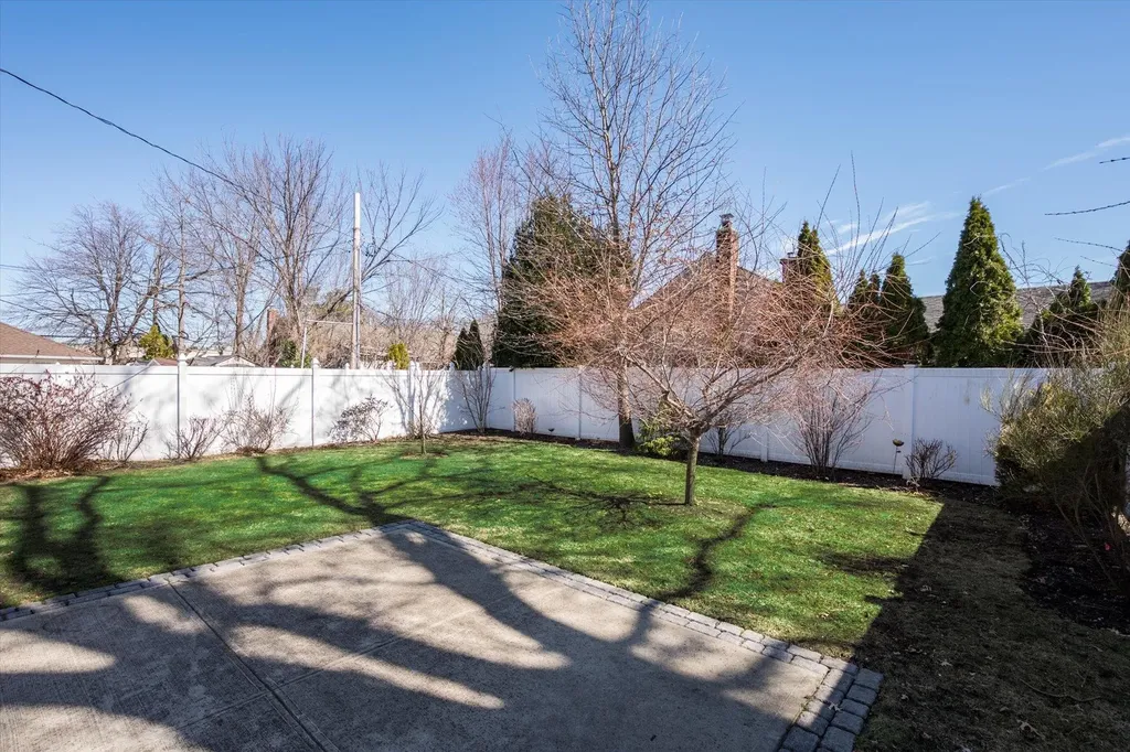 3401 Hawthorne Drive N Wantagh NY 11793