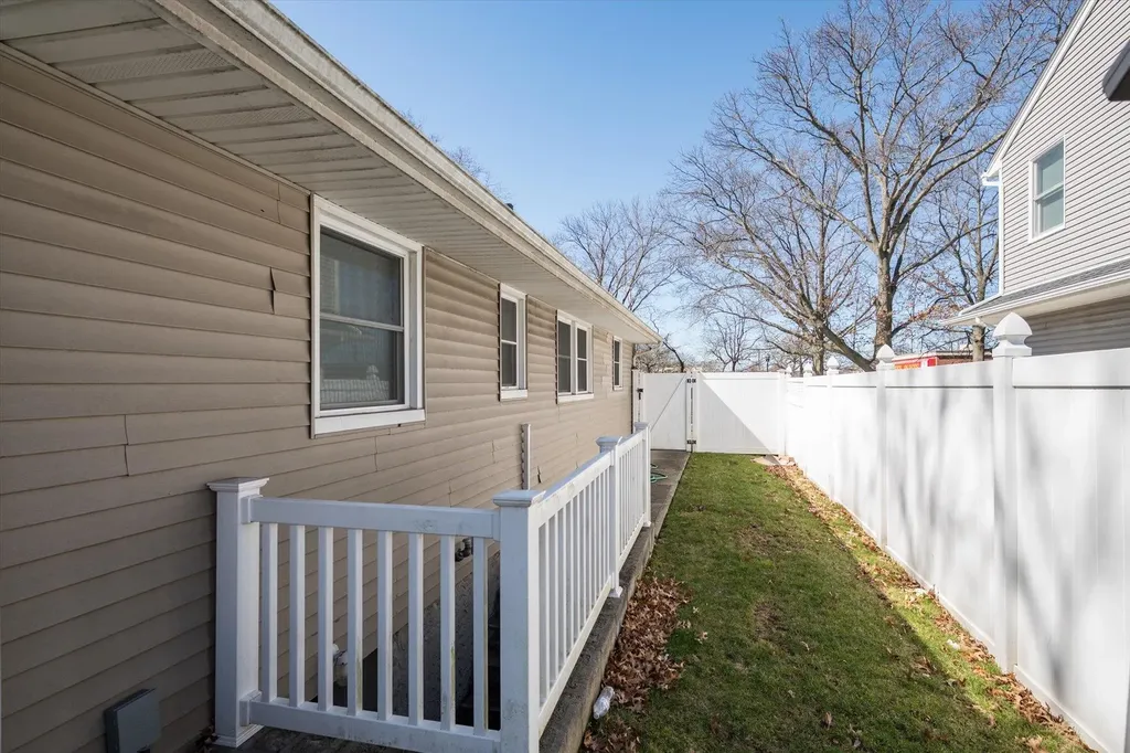 3401 Hawthorne Drive N Wantagh NY 11793