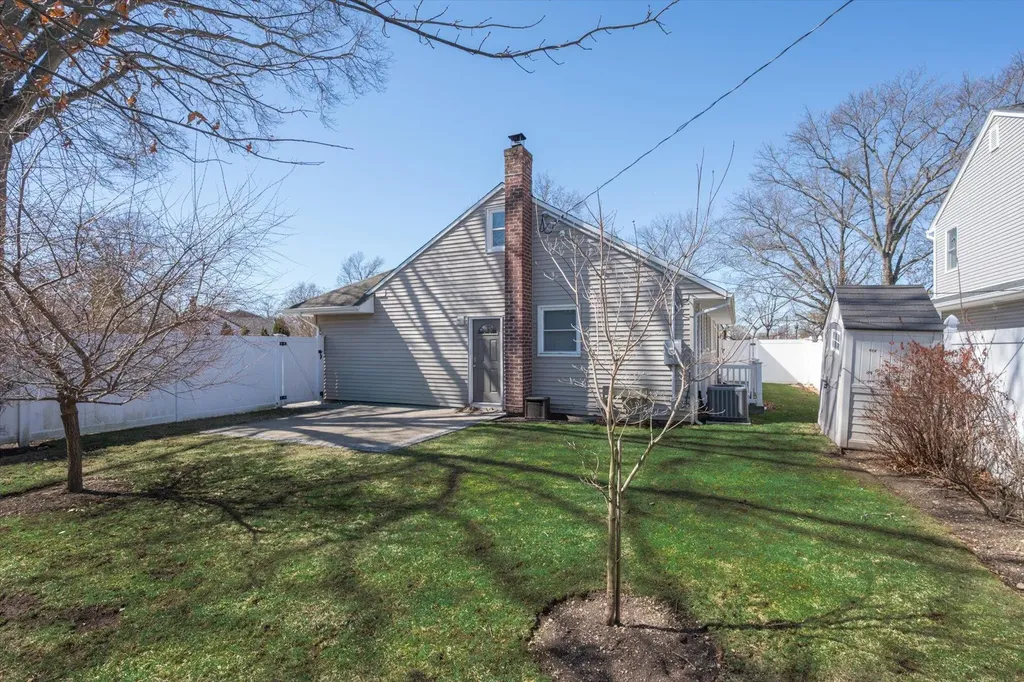 3401 Hawthorne Drive N Wantagh NY 11793