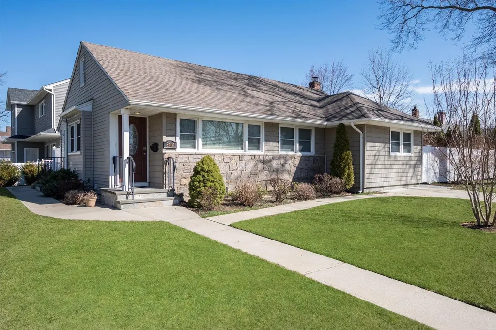 3401 Hawthorne Drive N Wantagh NY 11793