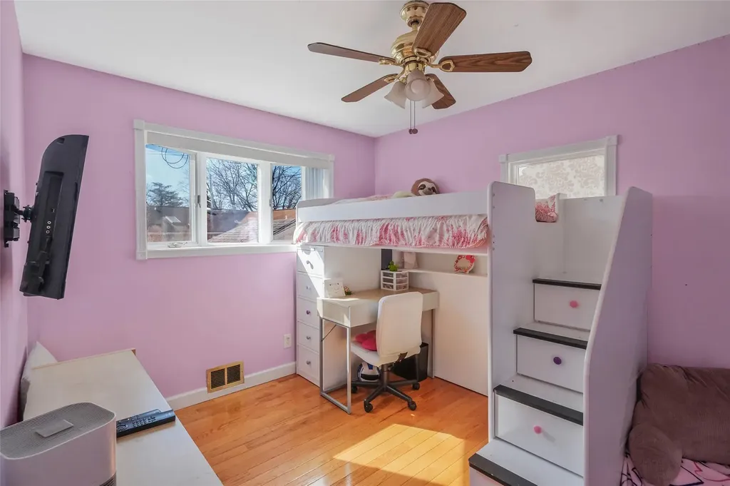 24 Sheldon Place Commack NY 11725