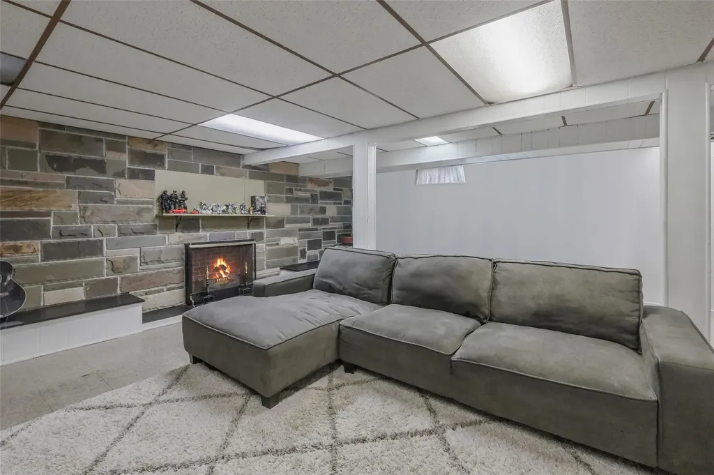 24 Sheldon Place Commack NY 11725