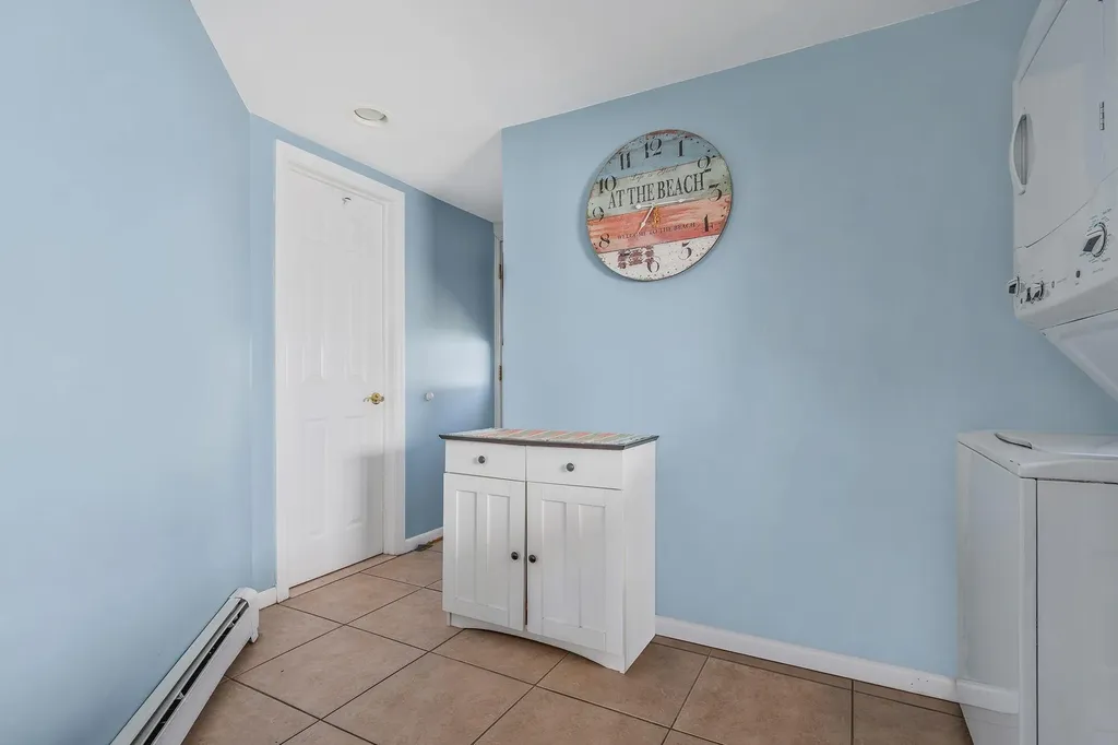 15 Locust Place Copiague NY 11726