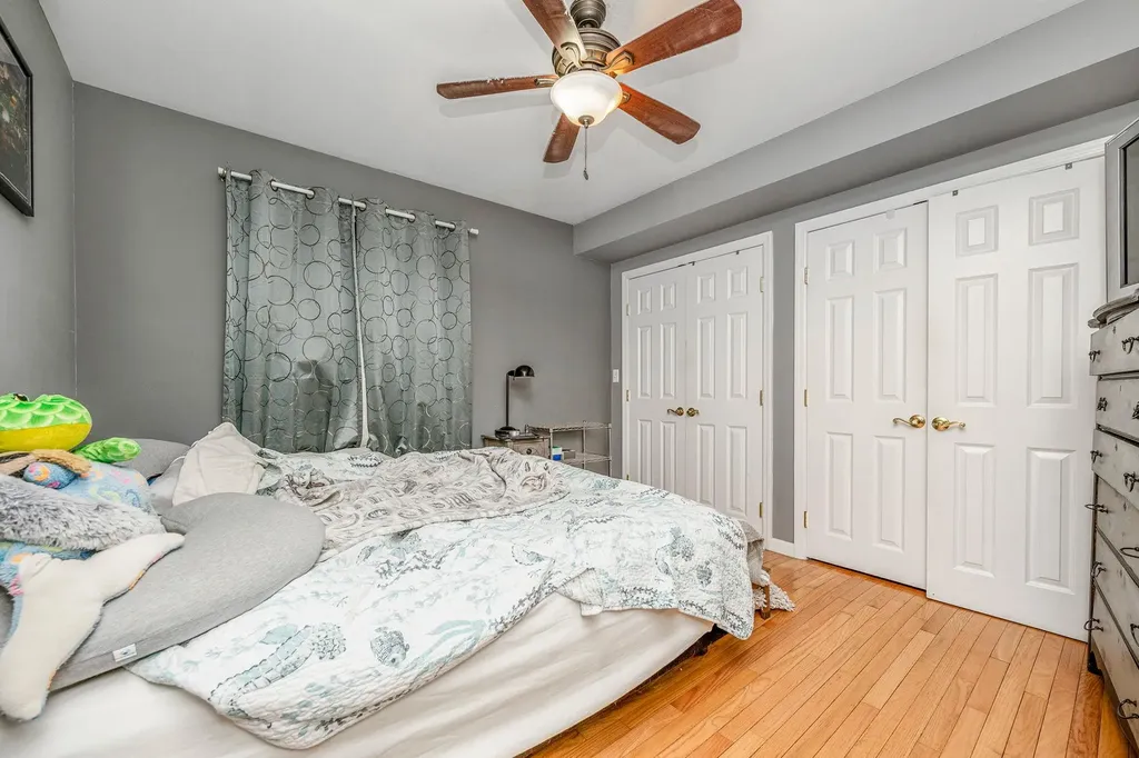 15 Locust Place Copiague NY 11726