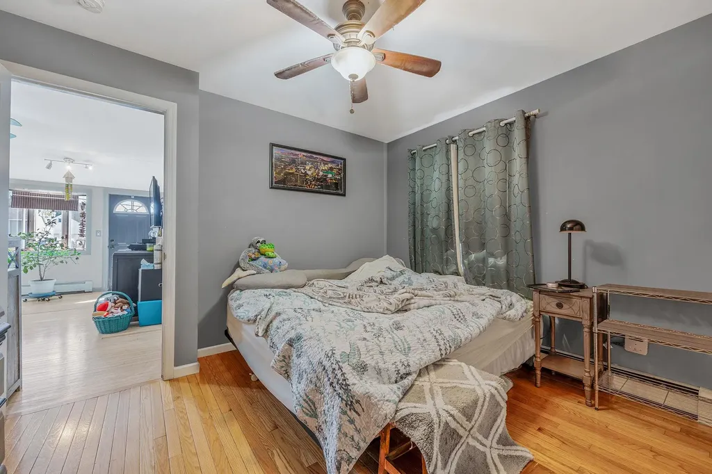 15 Locust Place Copiague NY 11726