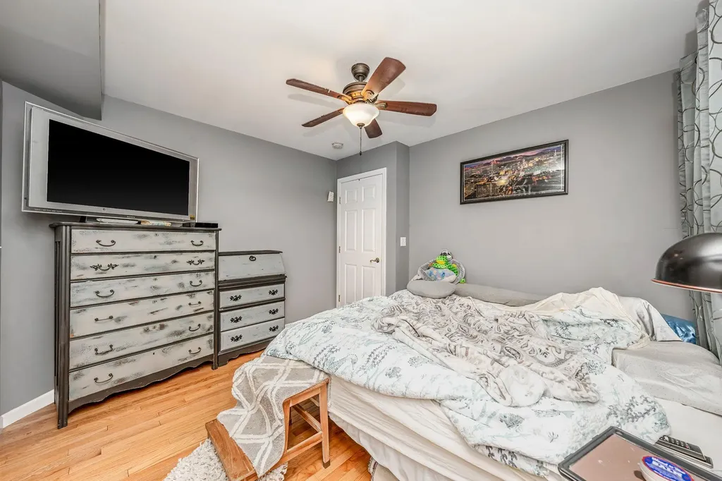 15 Locust Place Copiague NY 11726