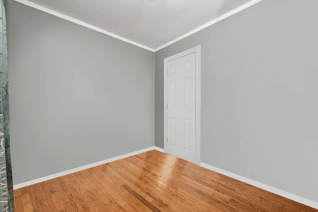 15 Locust Place Copiague NY 11726