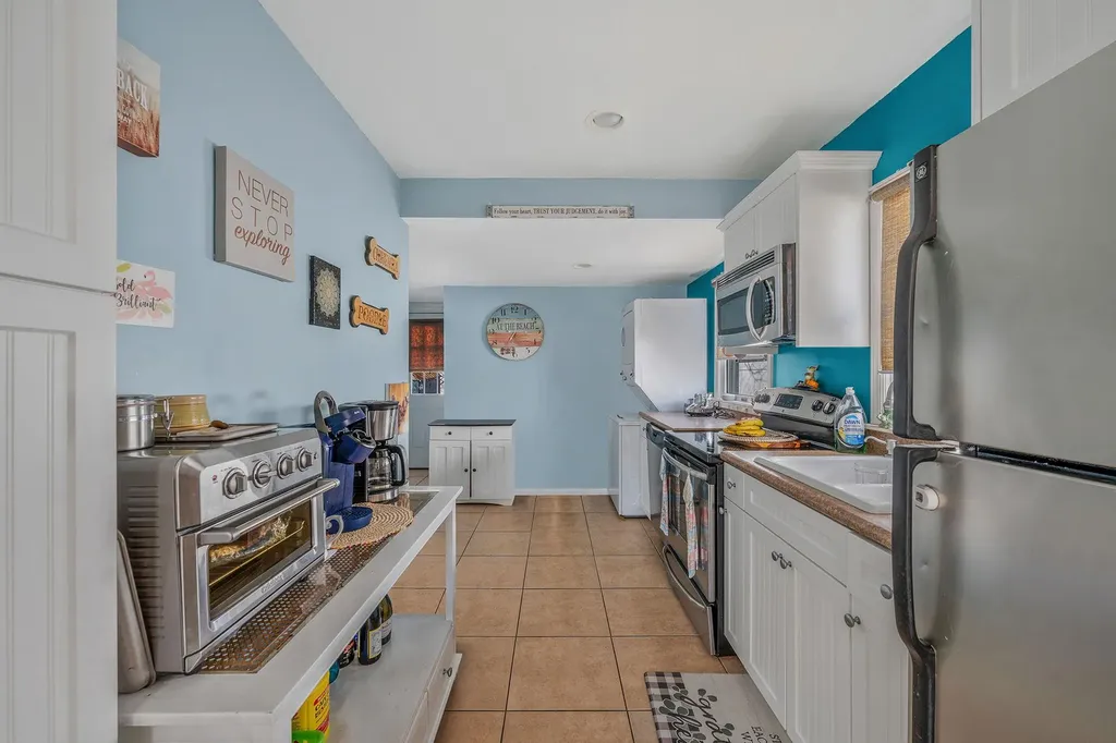 15 Locust Place Copiague NY 11726
