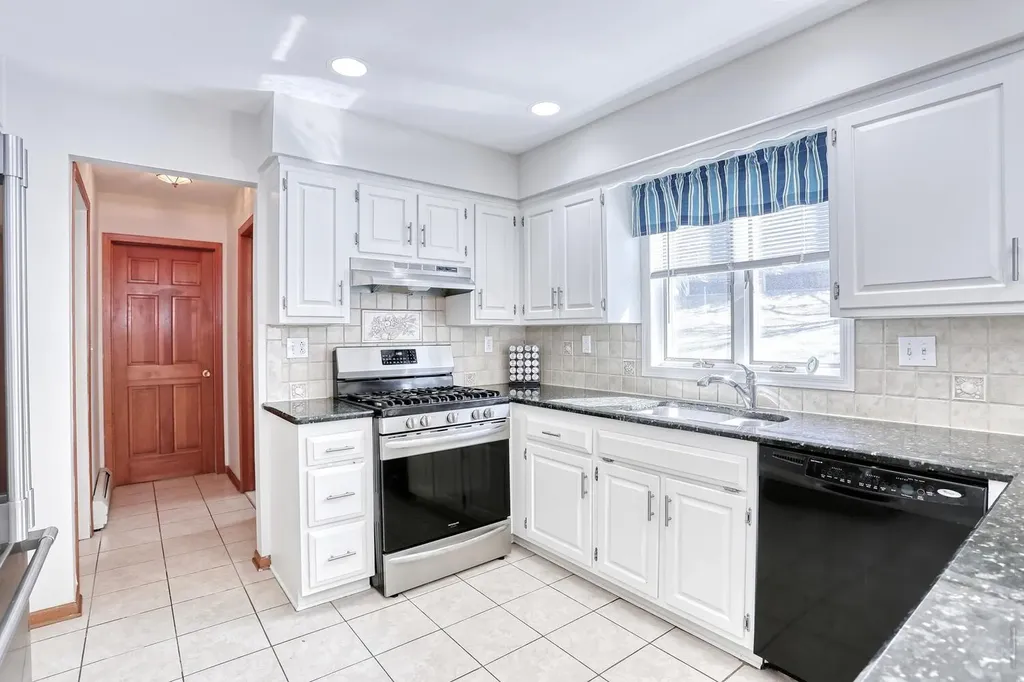 1 Mohawk Court Stony Point NY 10980