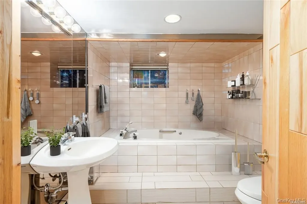 2872 Rosebud Avenue Merrick NY 11566
