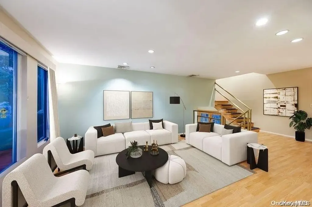 2872 Rosebud Avenue Merrick NY 11566