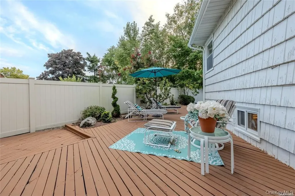 2872 Rosebud Avenue Merrick NY 11566