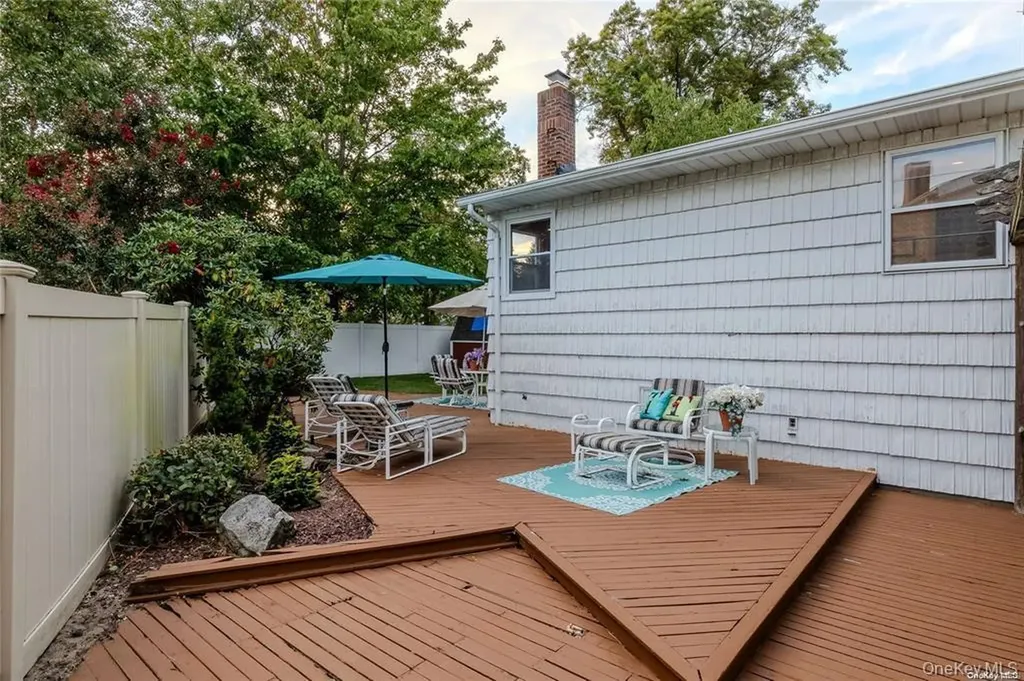 2872 Rosebud Avenue Merrick NY 11566