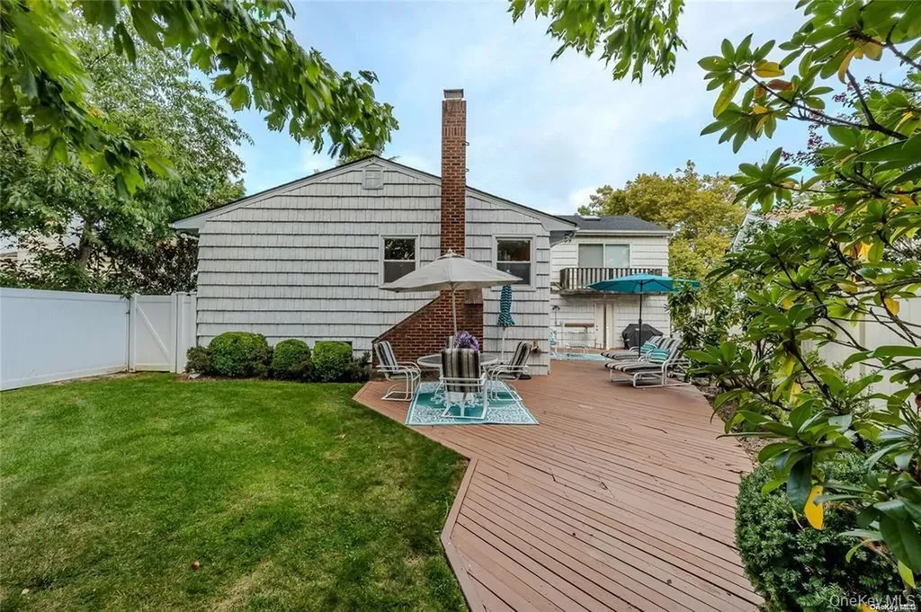 2872 Rosebud Avenue Merrick NY 11566