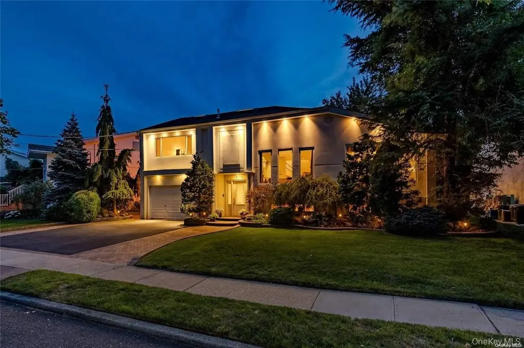 2872 Rosebud Avenue Merrick NY 11566