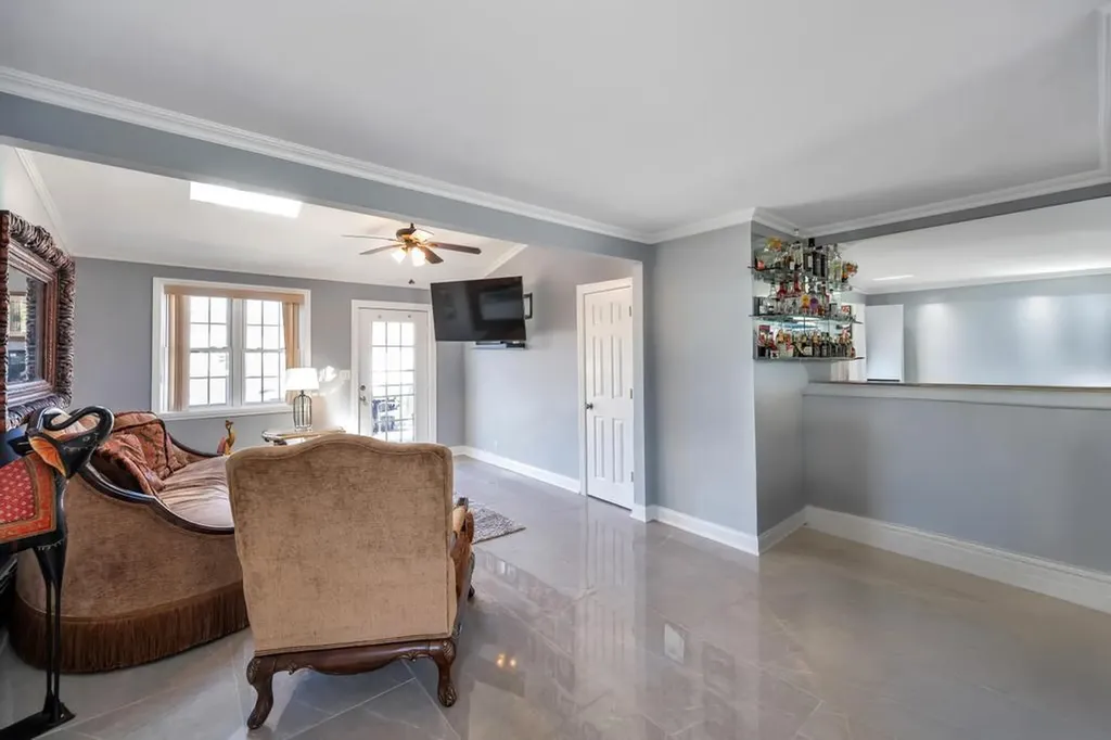 61 Maple Street Islip NY 11751