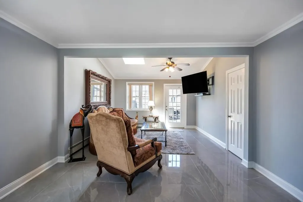 61 Maple Street Islip NY 11751