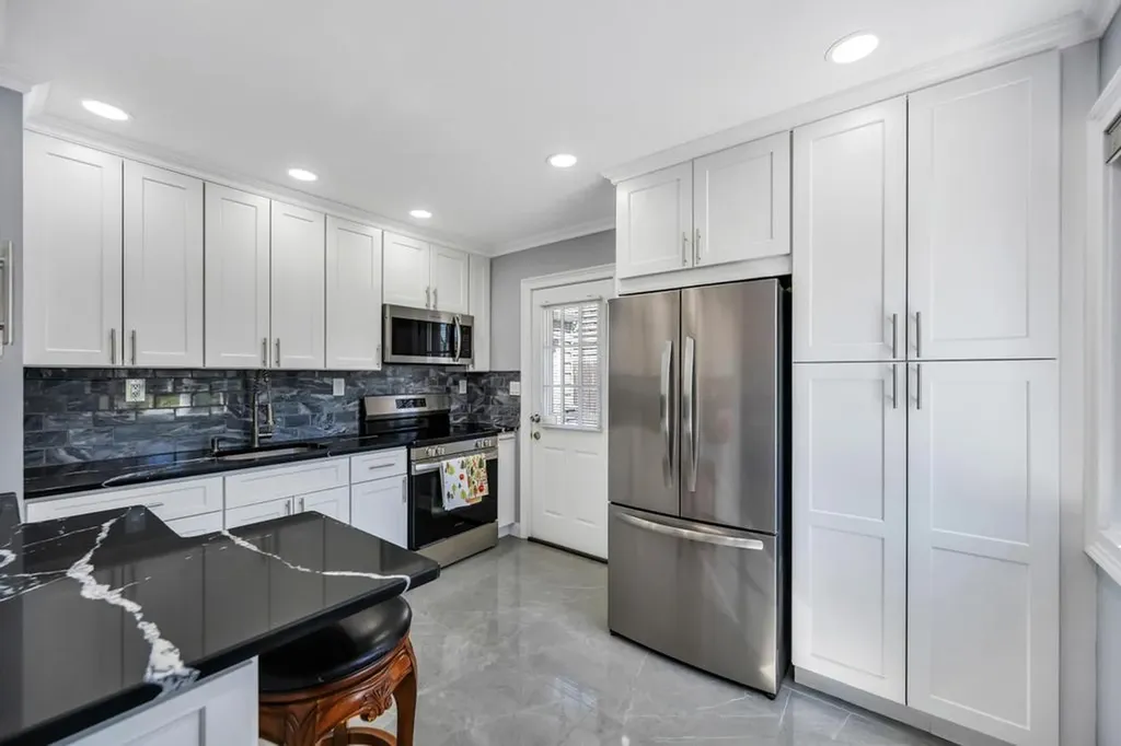 61 Maple Street Islip NY 11751