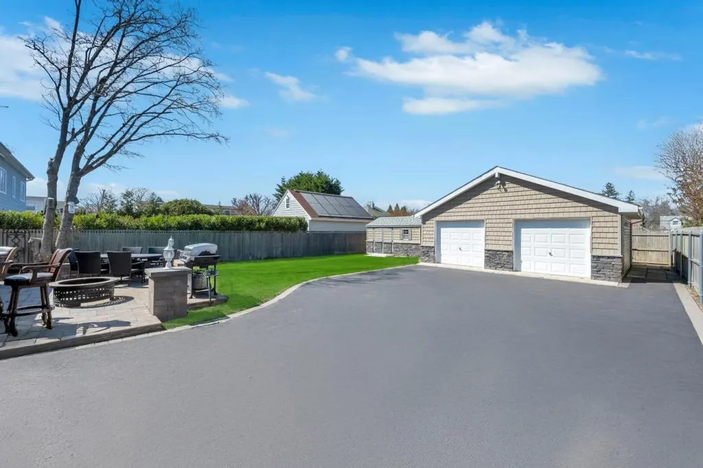 61 Maple Street Islip NY 11751