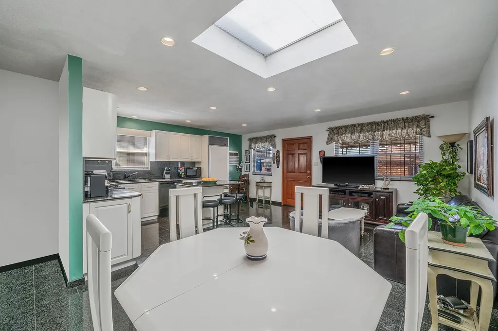 15931 95th Street Howard Beach NY 11414