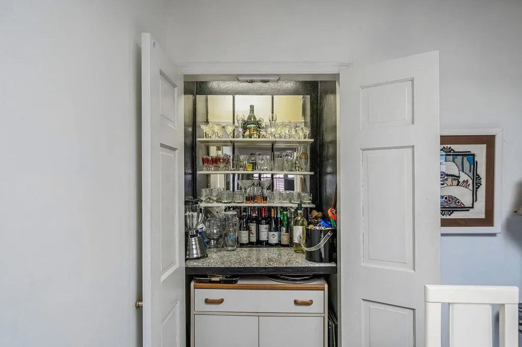 15931 95th Street Howard Beach NY 11414
