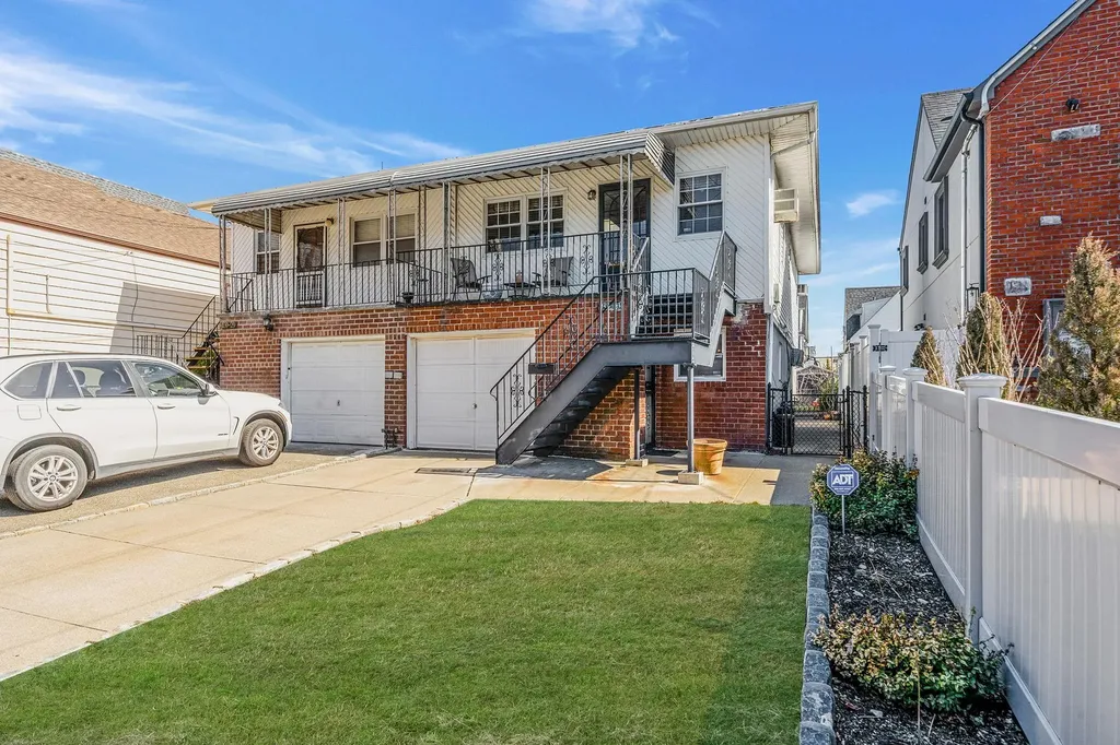 15931 95th Street Howard Beach NY 11414