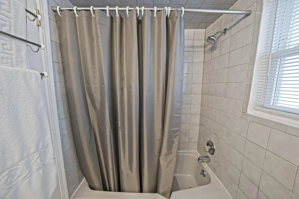 15931 95th Street Howard Beach NY 11414