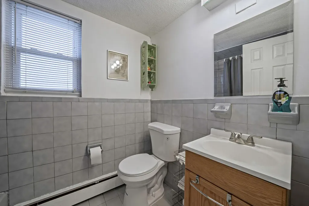 15931 95th Street Howard Beach NY 11414