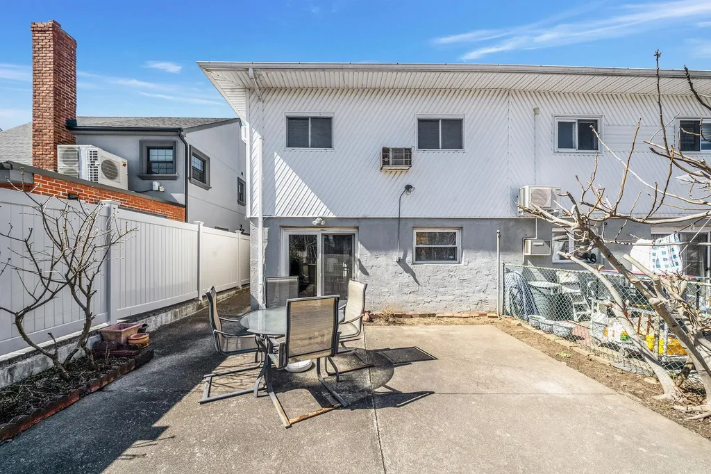 15931 95th Street Howard Beach NY 11414