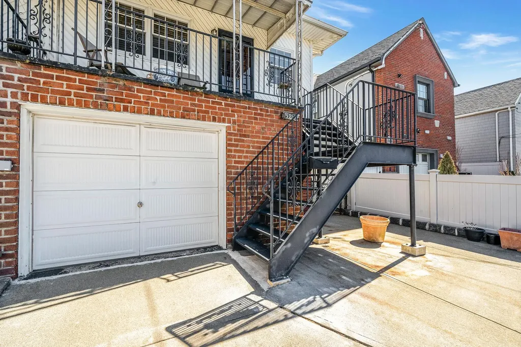 15931 95th Street Howard Beach NY 11414