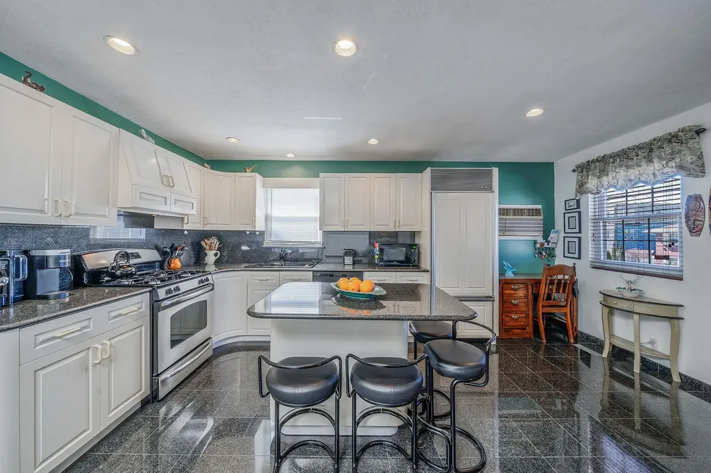 15931 95th Street Howard Beach NY 11414