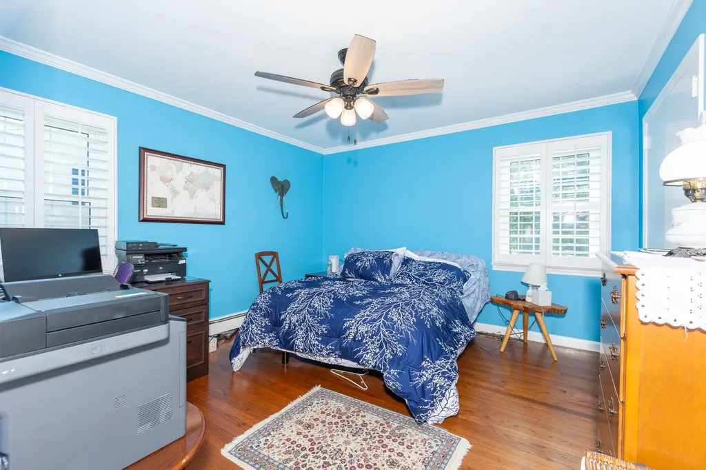 8 Colonial Court Bay Shore NY 11706