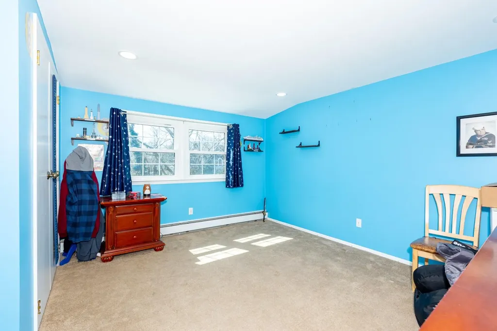 8 Colonial Court Bay Shore NY 11706