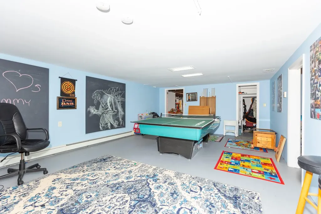 8 Colonial Court Bay Shore NY 11706
