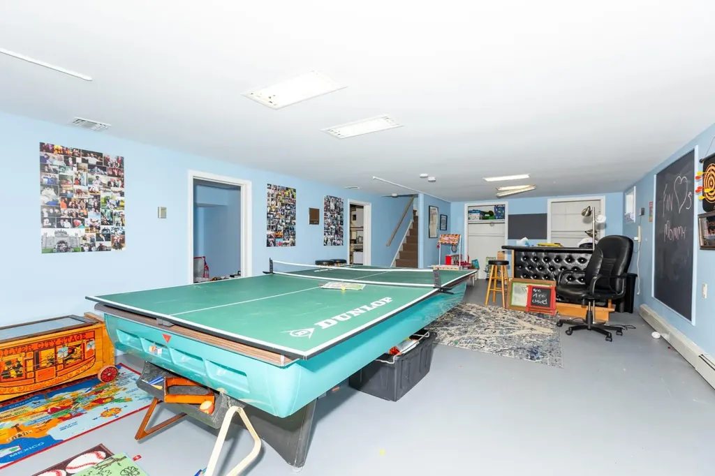 8 Colonial Court Bay Shore NY 11706