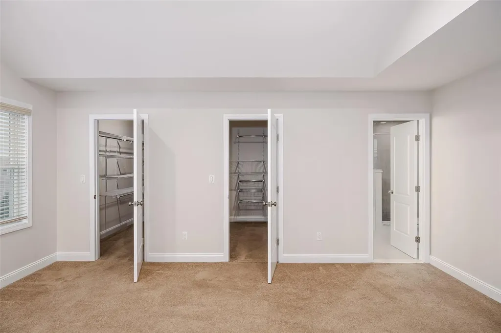 129 E Belle Terre Avenue Lindenhurst NY 11757