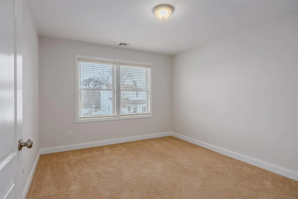 129 E Belle Terre Avenue Lindenhurst NY 11757