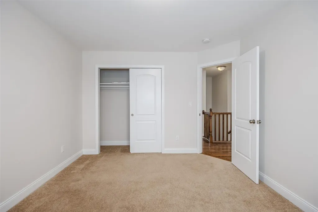 129 E Belle Terre Avenue Lindenhurst NY 11757