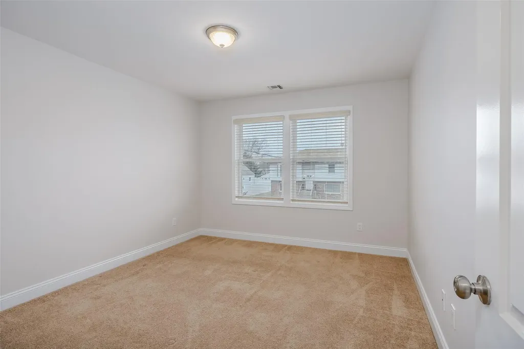 129 E Belle Terre Avenue Lindenhurst NY 11757