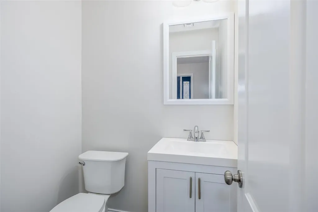 129 E Belle Terre Avenue Lindenhurst NY 11757