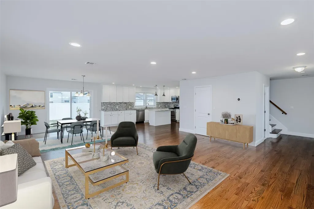 129 E Belle Terre Avenue Lindenhurst NY 11757