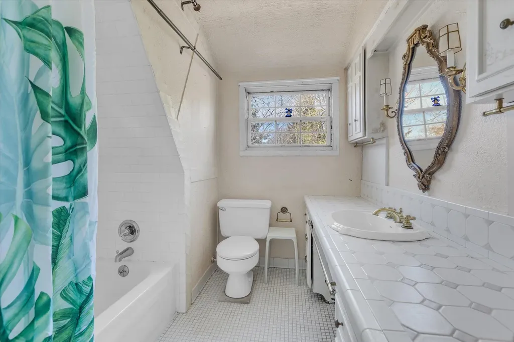 29 Orowoc Drive Islip NY 11751