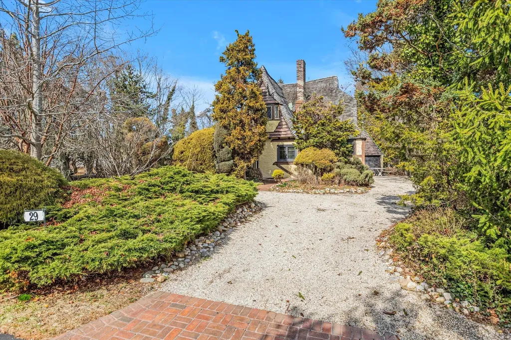 29 Orowoc Drive Islip NY 11751