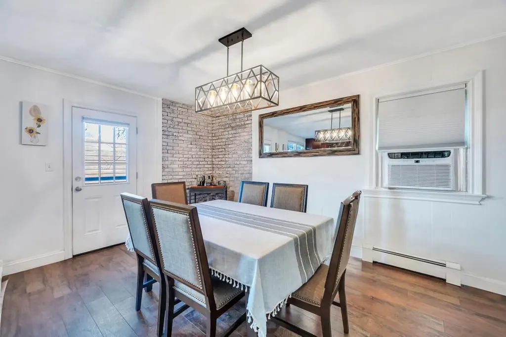 1 Jane Lane Selden NY 11784