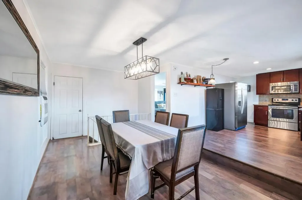 1 Jane Lane Selden NY 11784