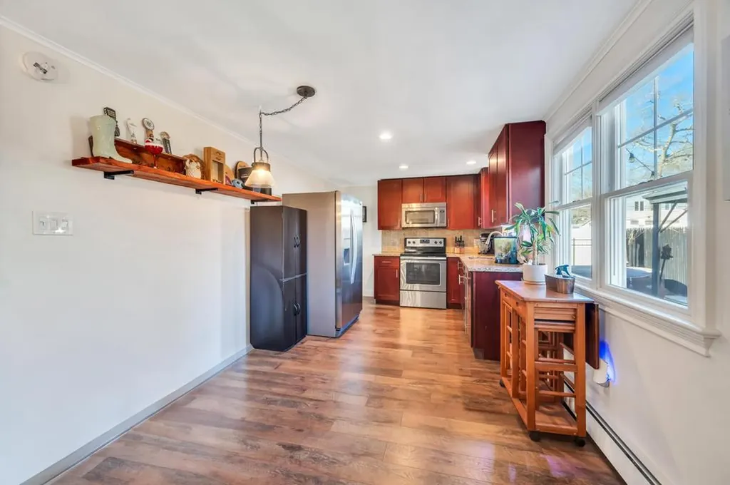 1 Jane Lane Selden NY 11784